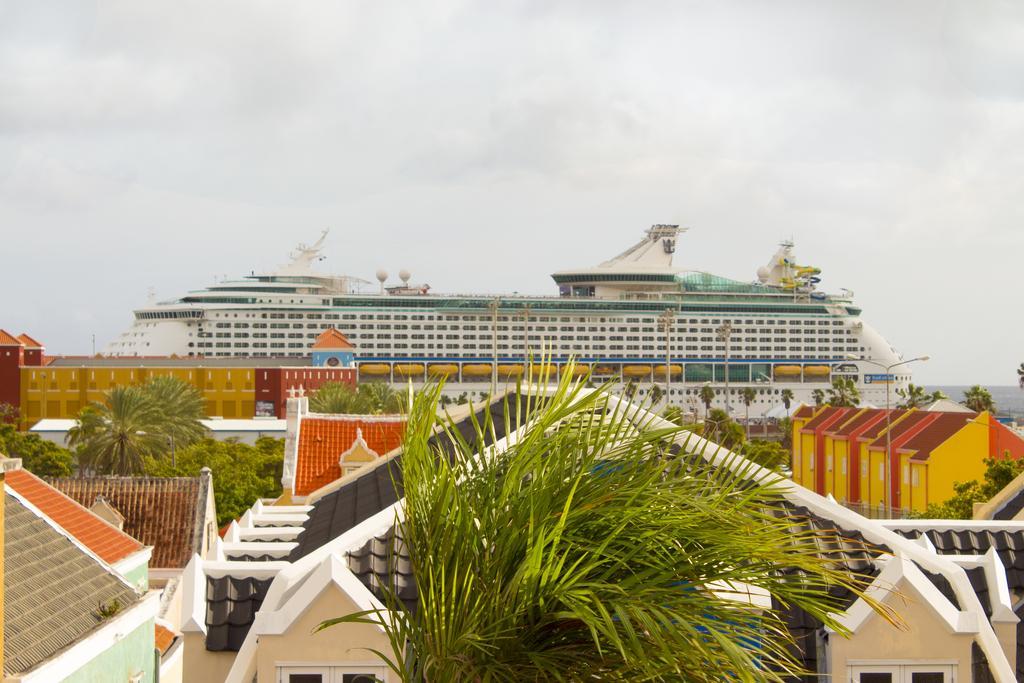 Curacao Suites Hotel Виллемстад Экстерьер фото