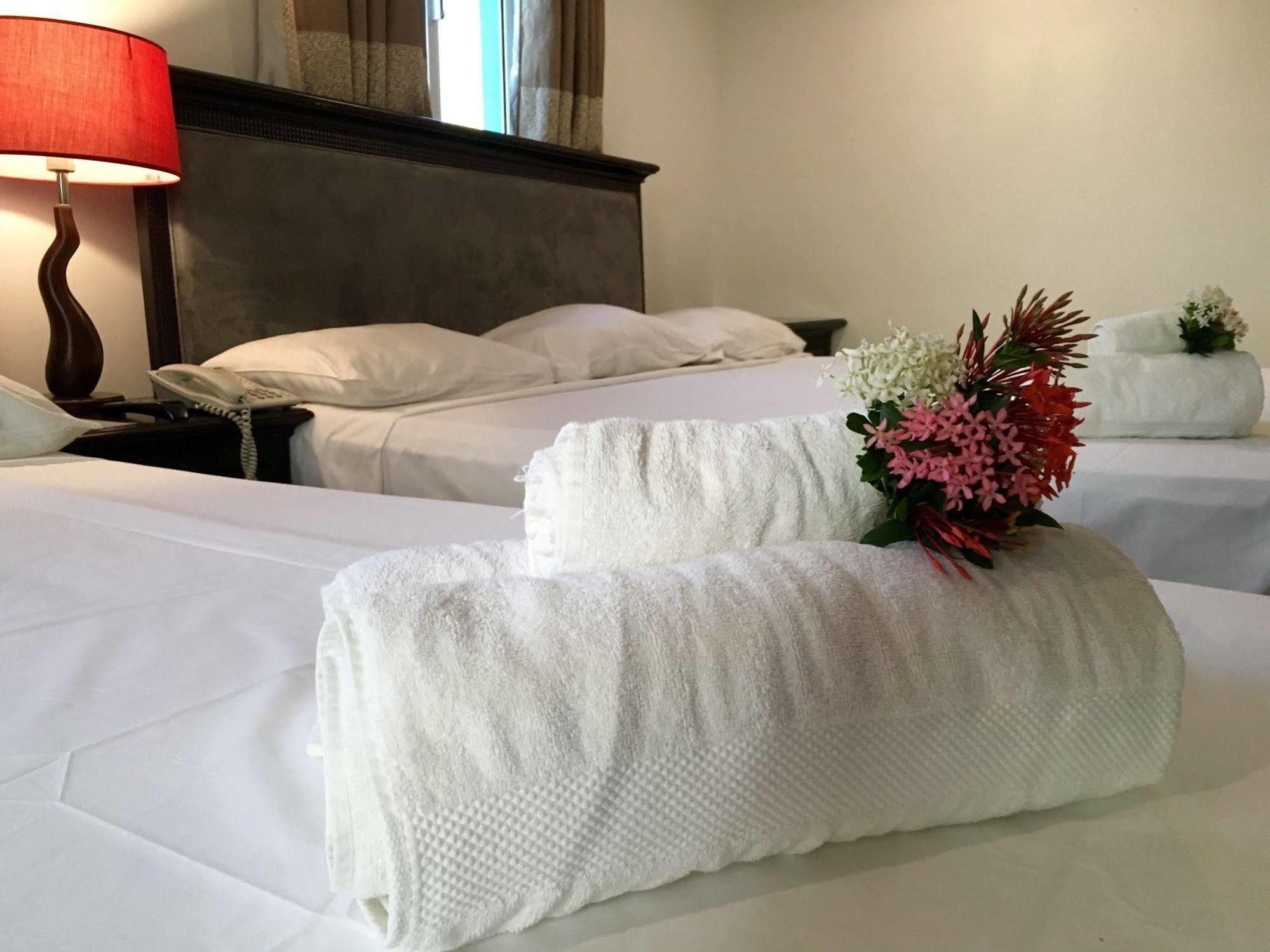 Curacao Suites Hotel Виллемстад Экстерьер фото