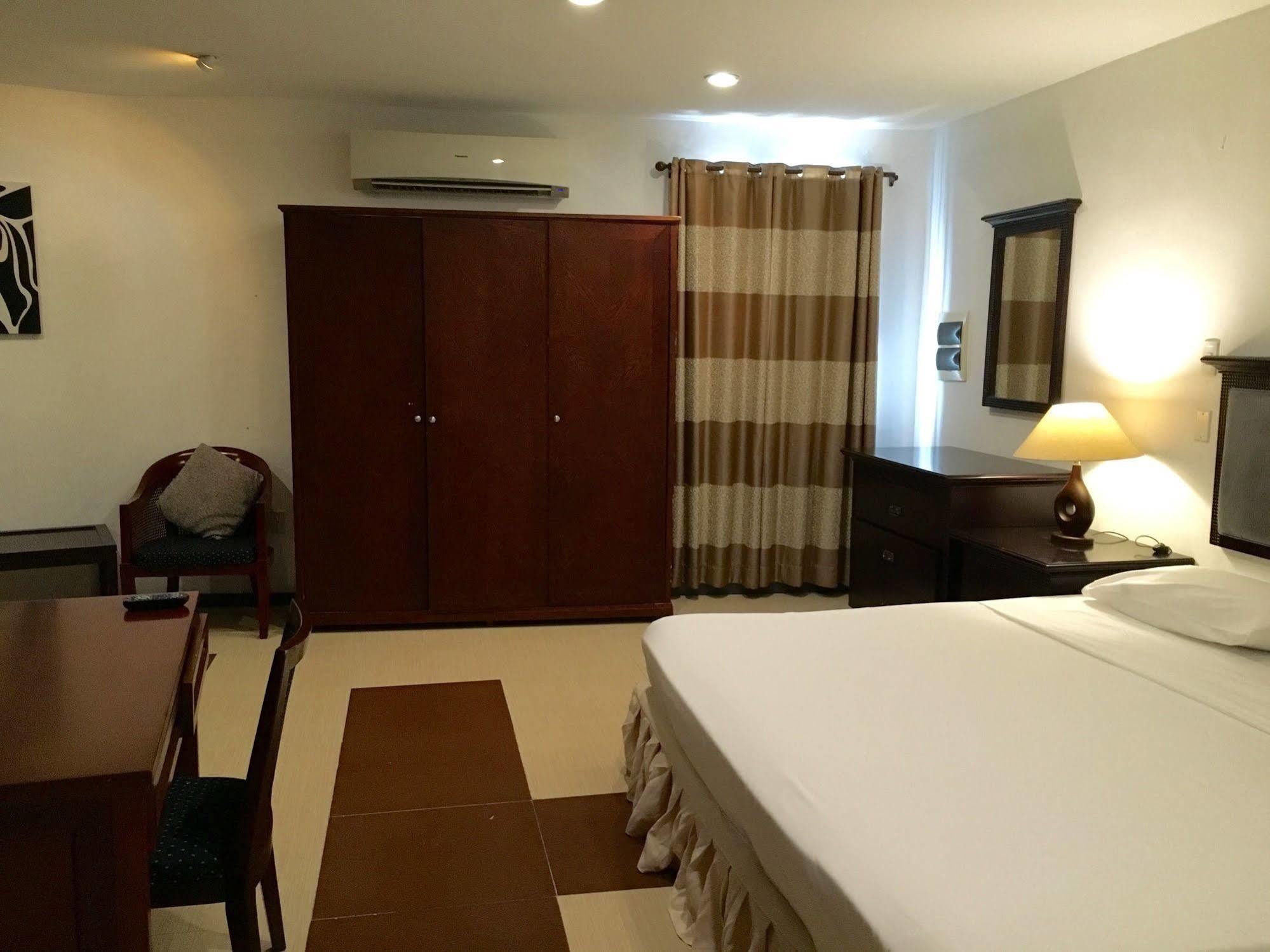 Curacao Suites Hotel Виллемстад Экстерьер фото