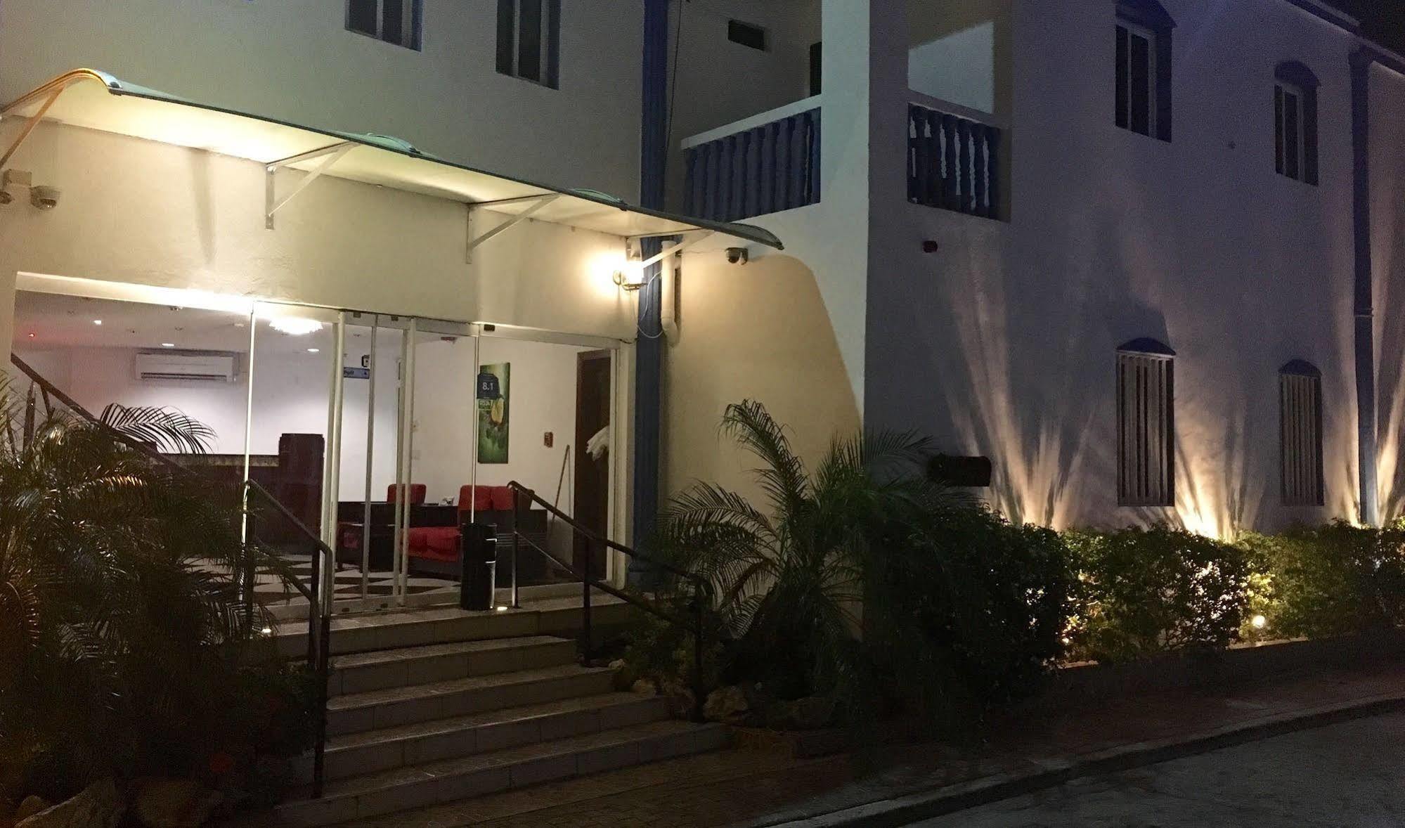Curacao Suites Hotel Виллемстад Экстерьер фото